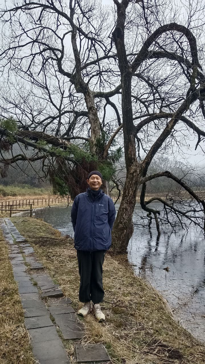 閎泉老師、竜王ヶ淵にて記念撮影